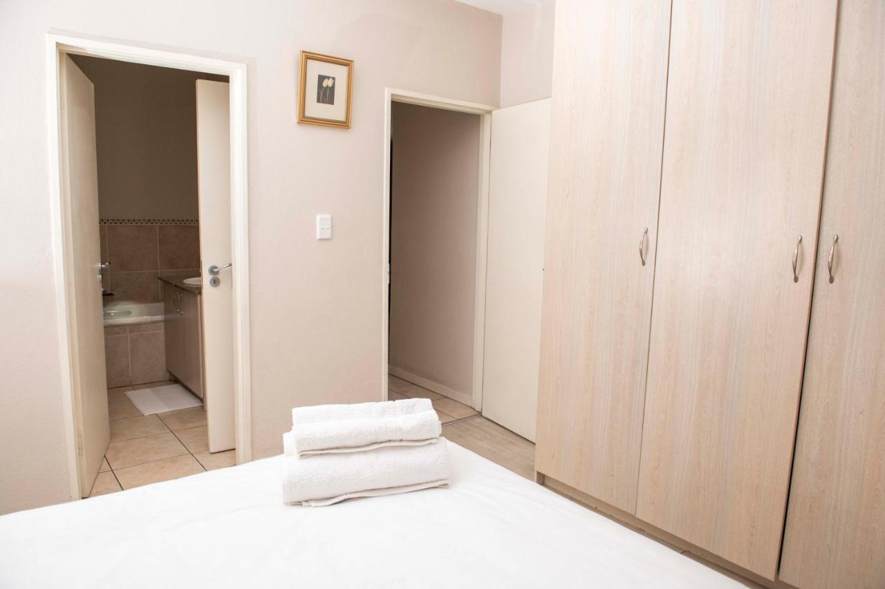 Grayston Exec Apartments 요하네스버그 외부 사진