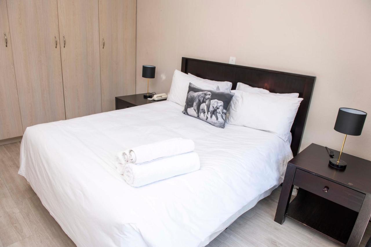 Grayston Exec Apartments 요하네스버그 외부 사진